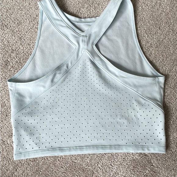 Brand new Athleta Womens crop tank - Picture 2 of 3